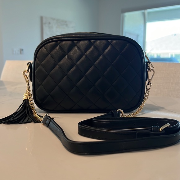 Lola Mae black quilted crossbody / shoulder bag - Picture 5 of 11